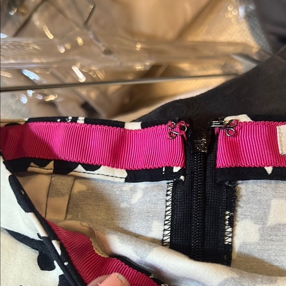 Loft Floral Black and White Floral Skirt size 6 - Picture 3 of 12